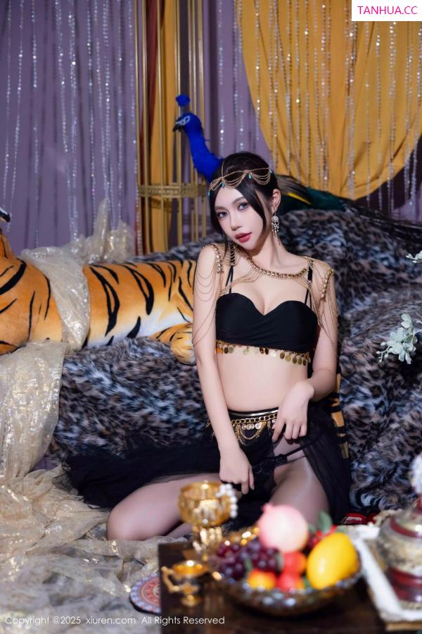 綺裡嘉 绮里嘉 [XiuRen]高清写真图 2025.03.14 No.10018 绮里嘉ula 黑丝美腿第17张图片